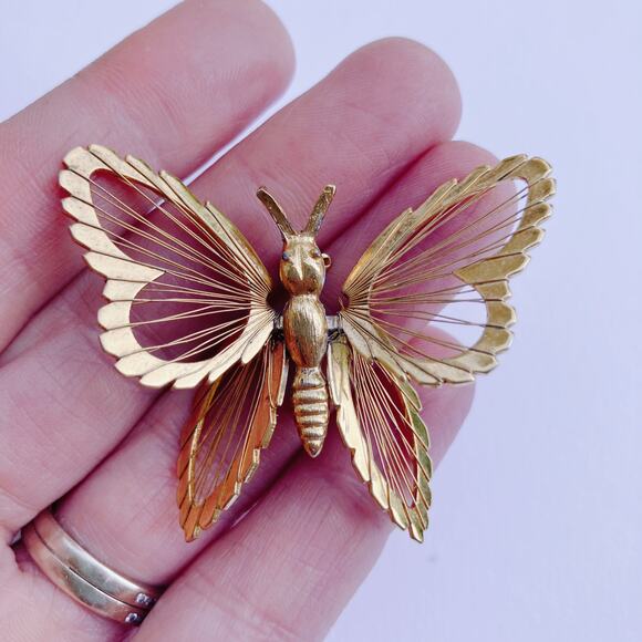 VTG Signed Monet Mid Century Articulated Butterfly Brooch Vintage Insect Pin - Picture 2 of 8